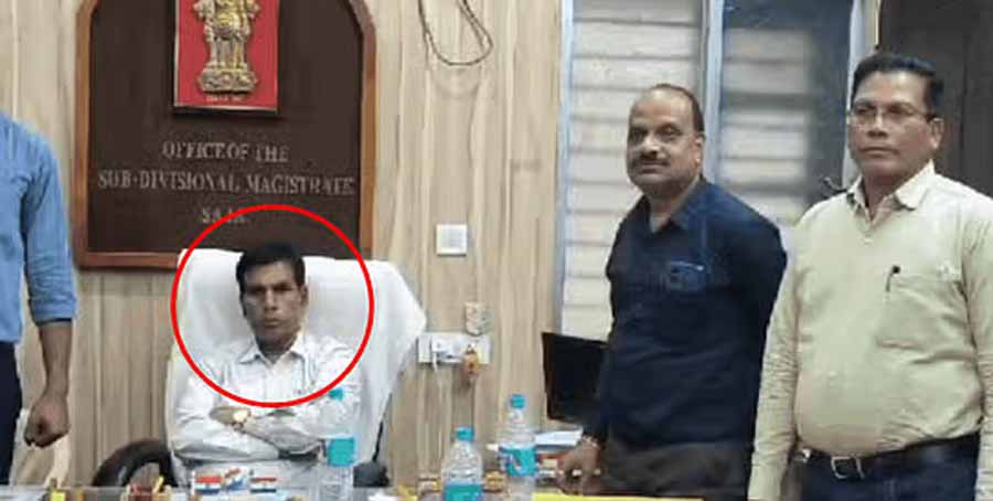 बेमेतरा में एंटी करप्शन ब्यूरो ने साजा के एसडीएम को रिश्वत लेते हुए गिरफ्तार किया 1 SDM Raipur बेमेतरा में एंटी करप्शन ब्यूरो ने साजा के एसडीएम को रिश्वत लेते हुए गिरफ्तार किया