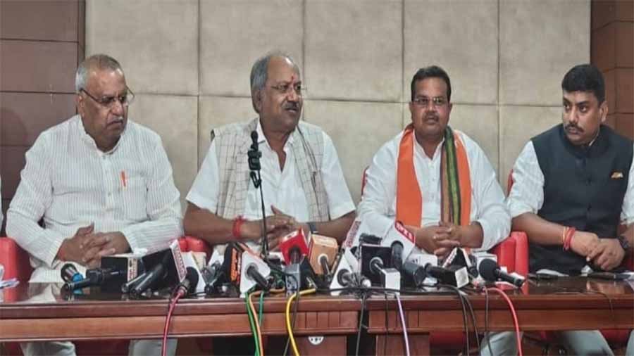दक्षिण विधानसभा को पर्यटन स्थल समझती है कांग्रेस: अग्रवाल 1 brajmohan दक्षिण विधानसभा को पर्यटन स्थल समझती है कांग्रेस: अग्रवाल