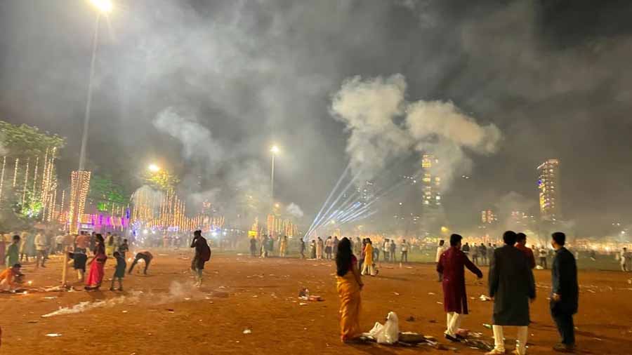 मध्यप्रदेश में दीपावली त्योहर पर जमकर आतिशबाजी, ग्वालियर शहर की आबोहवा बिगड़ी 1 gwl मध्यप्रदेश में दीपावली त्योहर पर जमकर आतिशबाजी, ग्वालियर शहर की आबोहवा बिगड़ी