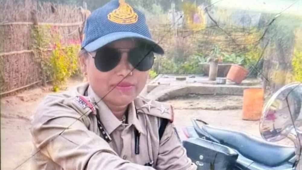 मध्यप्रदेश के सीधी में एक नकली लेडी सिंघम पुलिस के हाथ चड़ी, ठगे 70 हजार 1 ledy singham मध्यप्रदेश के सीधी में एक नकली लेडी सिंघम पुलिस के हाथ चड़ी, ठगे 70 हजार