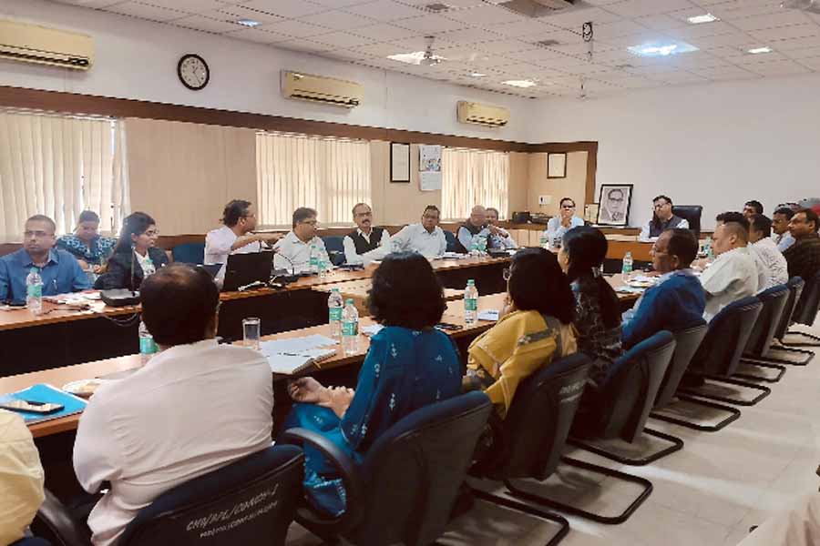 वाणिज्यिक हानियों को कम करने के साथ ही राजस्व संग्रहण बढ़ायें : एसीएस ऊर्जा मंडलोई 1 neeraj mandloi वाणिज्यिक हानियों को कम करने के साथ ही राजस्व संग्रहण बढ़ायें : एसीएस ऊर्जा मंडलोई