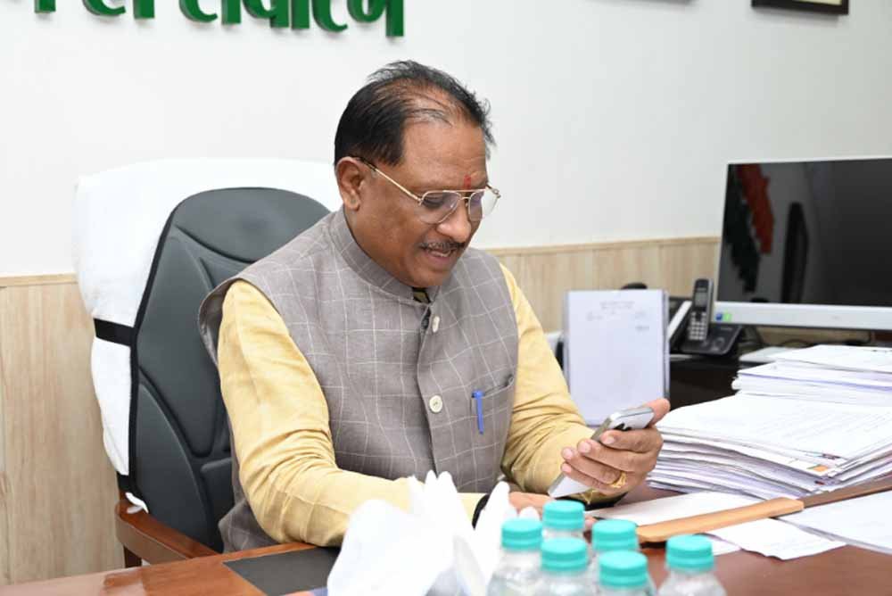 संघर्षों में पली बिटिया ने थामा बैडमिंटन का रैकेट तो मुख्यमंत्री ने दी शाबाशी, कहा- खूब आगे बढ़िये, हम आपके साथ हैं 1 shay 1 संघर्षों में पली बिटिया ने थामा बैडमिंटन का रैकेट तो मुख्यमंत्री ने दी शाबाशी, कहा- खूब आगे बढ़िये, हम आपके साथ हैं
