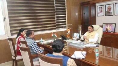 shu स्वास्थ्य सेवाओं को प्रभावी और जन-सुलभ बनाने समय-सीमा में पूर्ण करें कार्य: उप मुख्यमंत्री श्री शुक्ल