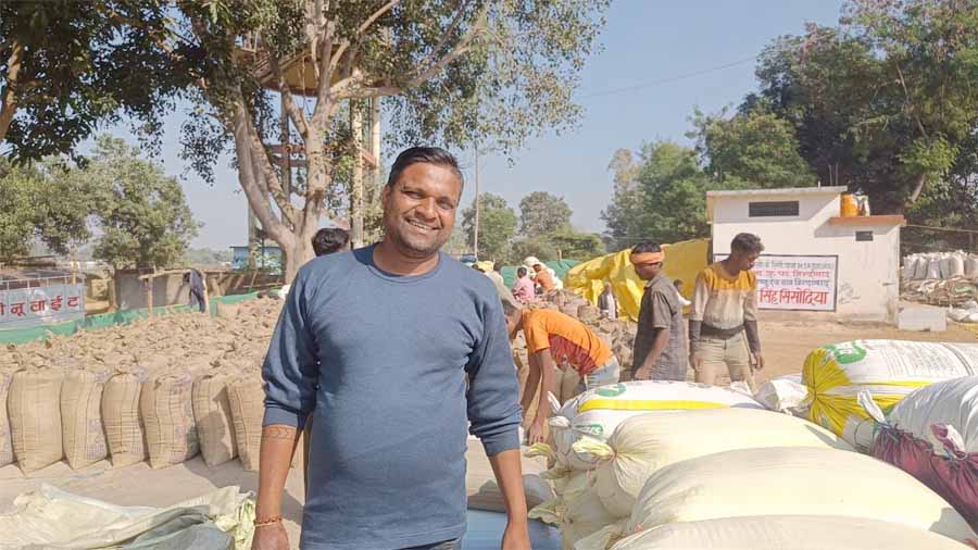 कृषक उन्नति योजना के तहत मिला मेहनत का पूरा दाम, घर के हुए कई काम : किसान संदीप 1 1 206 कृषक उन्नति योजना के तहत मिला मेहनत का पूरा दाम, घर के हुए कई काम : किसान संदीप
