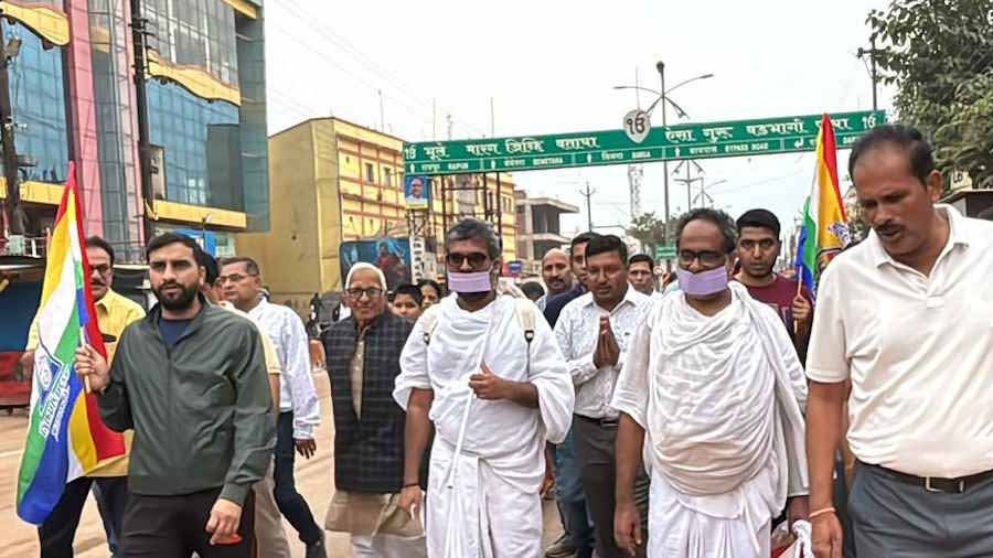 जैन धर्मगुरु मुनिश्री सुधाकर ने ‘बटेंगे तो कटेंगे’ पर जताई आपत्ति 1 1 268 जैन धर्मगुरु मुनिश्री सुधाकर ने ‘बटेंगे तो कटेंगे’ पर जताई आपत्ति