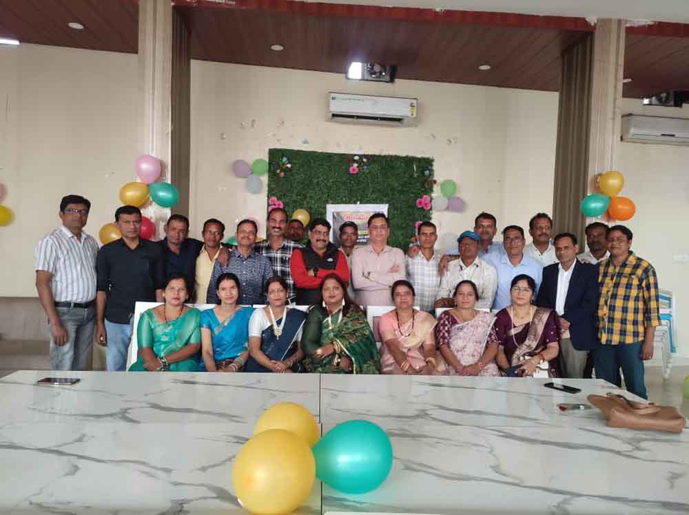 स्कूली शिक्षा के पश्चात लगभग 34 साल बाद मिलन समारोह, एक यादगार पल 1 1 523 स्कूली शिक्षा के पश्चात लगभग 34 साल बाद मिलन समारोह, एक यादगार पल