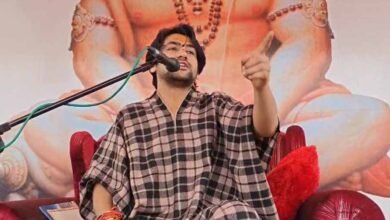 1 878 धीरेंद्र शास्त्री का बड़ा बयान, भारत में रहने वाले ईसाई और मुसलमान हिंदू