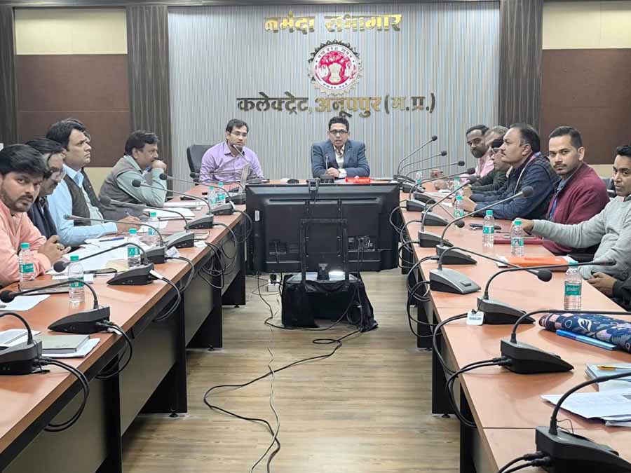 स्वरोजगार योजनाओं का लाभ दिलाने बैंकर्स व विभागीय अधिकारी समन्वित कार्य कर परिणाम परिलक्षित करें : कलेक्टर 1 1 928 स्वरोजगार योजनाओं का लाभ दिलाने बैंकर्स व विभागीय अधिकारी समन्वित कार्य कर परिणाम परिलक्षित करें : कलेक्टर
