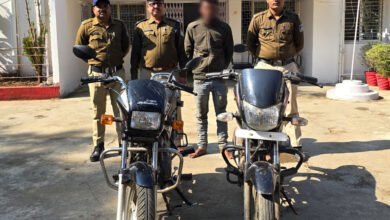 16A 41 कोतवाली अनूपपुर पुलिस ने शातिर मोटरसाइकिल चोर को किया गिरफ्तार, चोरी की दो मोटरसाइकिल बरामद