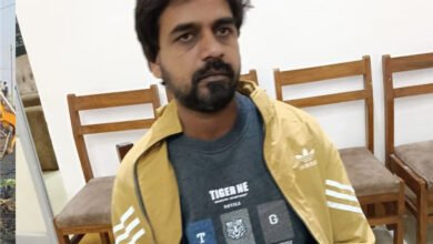 18A 52 एसडीएम नदीमा शीरी के ड्राइवर को डेढ़ लाख रुपये की रिश्वत लेते लोकायुक्त पुलिस ने रंगे हाथ पकड़ा