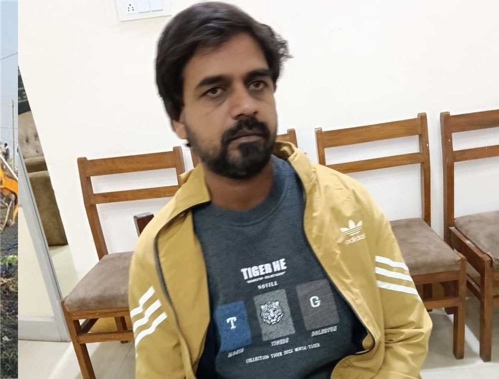 एसडीएम नदीमा शीरी के ड्राइवर को डेढ़ लाख रुपये की रिश्वत लेते लोकायुक्त पुलिस ने रंगे हाथ पकड़ा 1 18A 52 एसडीएम नदीमा शीरी के ड्राइवर को डेढ़ लाख रुपये की रिश्वत लेते लोकायुक्त पुलिस ने रंगे हाथ पकड़ा