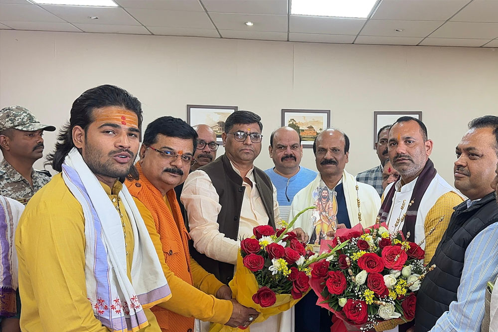 अखिल भारतीय ब्राह्मण समाज ने डीजीपी से की मुलाकात 1 20A 19 अखिल भारतीय ब्राह्मण समाज ने डीजीपी से की मुलाकात