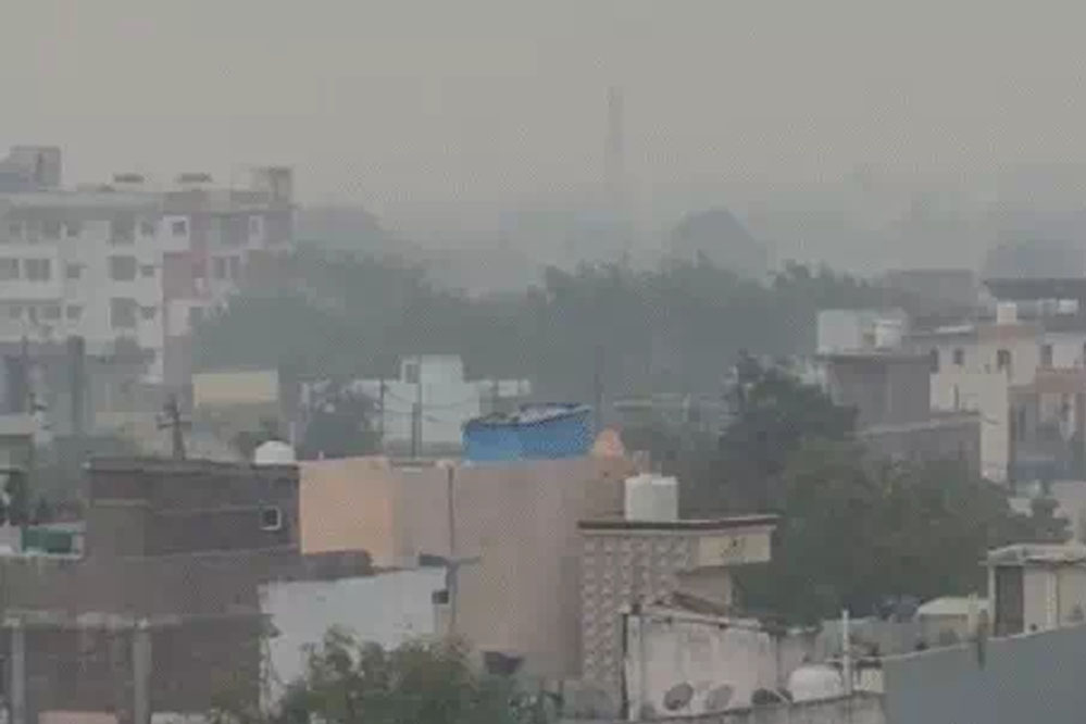 भोपाल में सुबह से बादल छाए रहे, डिंडौरी में कोहरे की वजह से गाड़ियों की हेडलाइट जलाकर लोग स्कूल-दफ्तर निकले 1 23A 22 भोपाल में सुबह से बादल छाए रहे, डिंडौरी में कोहरे की वजह से गाड़ियों की हेडलाइट जलाकर लोग स्कूल-दफ्तर निकले