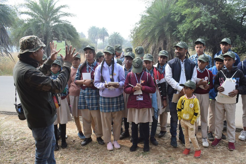 शासकीय उच्चतर माध्यमिक विद्यालय सीएम राइज स्कूल गोविंदपुरा के 55 छात्र-छात्राओं ने नेचर कैम्प में भाग लिया 1 25A 11 शासकीय उच्चतर माध्यमिक विद्यालय सीएम राइज स्कूल गोविंदपुरा के 55 छात्र-छात्राओं ने नेचर कैम्प में भाग लिया