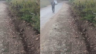 4A 93 बिन अनुमति के खोद दी प्रधानमंत्री सड़क की पटरी, नही चला, रोलर प्रोजेक्ट मैनेजर की चल रही मनमानी नही दिया जा रहा ध्यान
