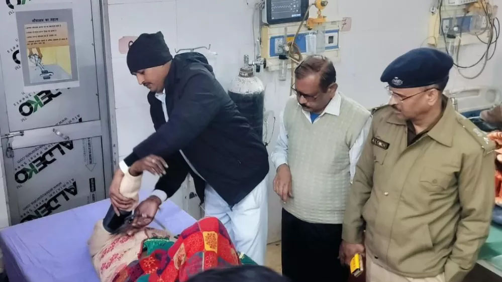 चित्रकूट में दर्दनाक हादसा ट्रक-बस में भिड़ंत,छह मरे 1 6A 45 चित्रकूट में दर्दनाक हादसा ट्रक-बस में भिड़ंत,छह मरे