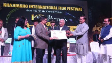 7A 92 खजुराहो अंतर्राष्ट्रीय फिल्म फेस्टिवल में पुरातत्वविद डॉ शिवकांत बाजपेयी सम्मानित