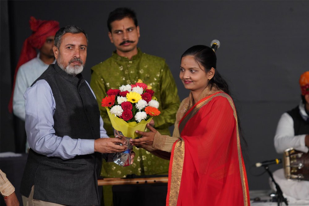 9A 3 लोक गायिकी के रंग, जनजातीय नृत्य गुन्नूरसाई एवं बधाई लोकनृत्य की प्रस्तुति