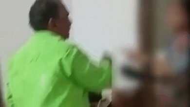 9A 39 डबरा में PWD के इंजीनियर की चप्पलों से पिटाई, नौकरी का झांसा दिलाने के बहाने अवैध संबंध बनाने की कर रहा था डिमांड