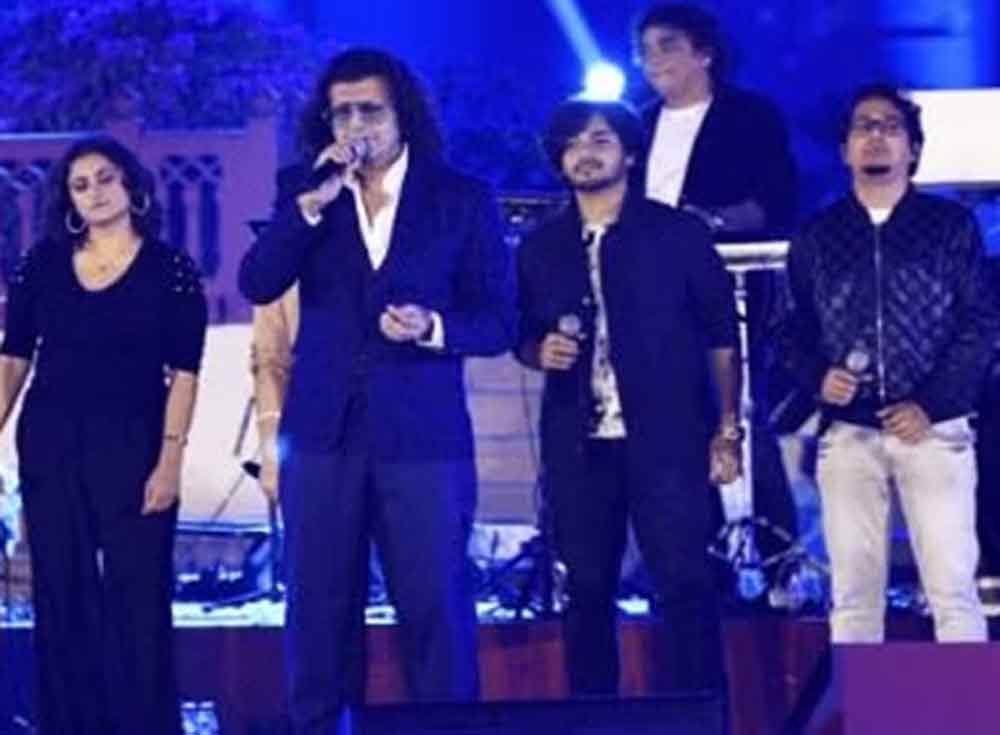 राजस्थान-जयपुर में कार्यक्रम के बीच से जाने वाले राजनेताओं से नाराज हुए सोनू, 'कलाकारों का अपमान ठीक नहीं' 1 Rajasthan 01 1 6 राजस्थान-जयपुर में कार्यक्रम के बीच से जाने वाले राजनेताओं से नाराज हुए सोनू, 'कलाकारों का अपमान ठीक नहीं'