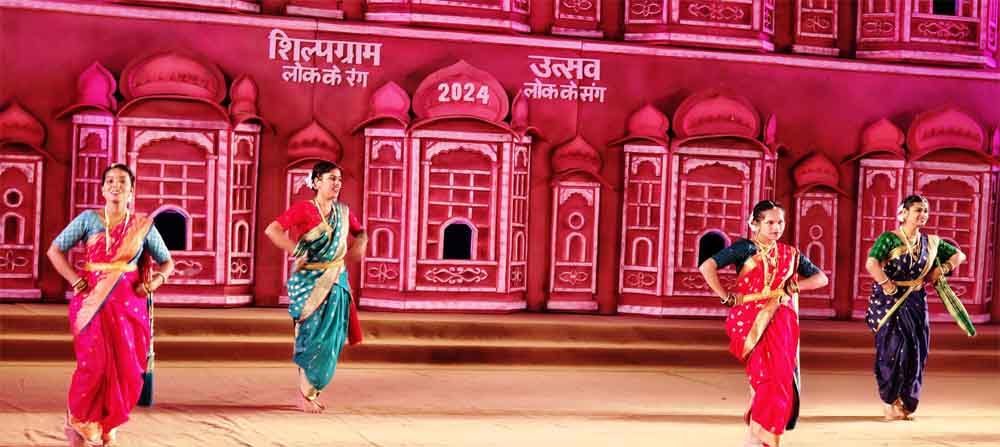राजस्थान-उदयपुर के शिल्पग्राम महोत्सव में राज्यों के लोक नृत्यों का सतरंगी संगम, राठवा-रौफ और चरी डांस पर झूमे दर्शक 1 Rajasthan 07 1 15 राजस्थान-उदयपुर के शिल्पग्राम महोत्सव में राज्यों के लोक नृत्यों का सतरंगी संगम, राठवा-रौफ और चरी डांस पर झूमे दर्शक