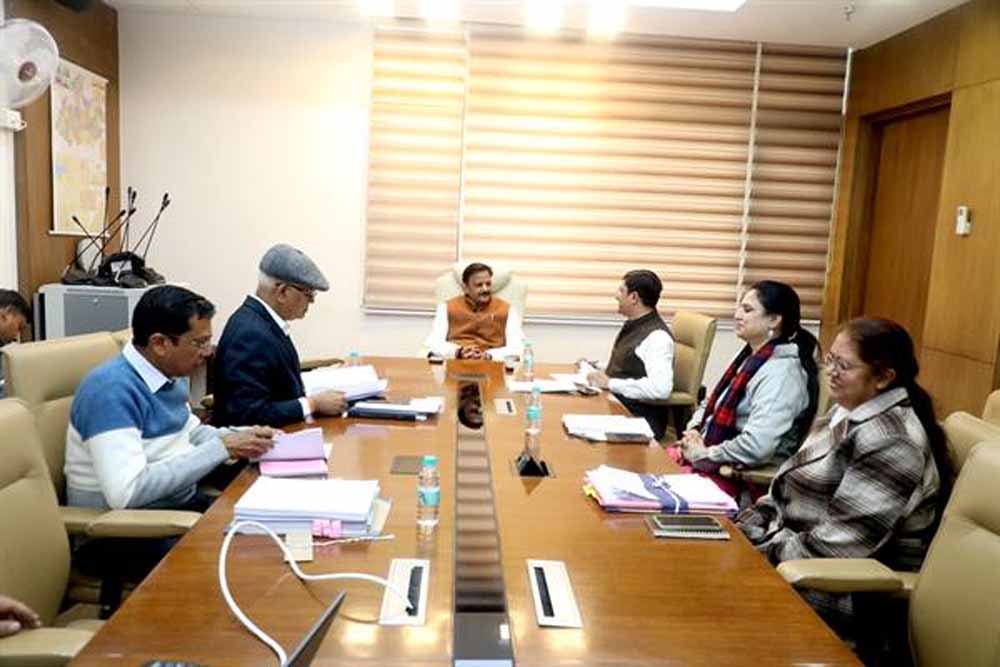 उप मुख्यमंत्री शुक्ल ने स्वास्थ्य संस्थानों के निर्माण कार्यों और नियुक्तियों की प्रगति की समीक्षा की 1 dipty cm उप मुख्यमंत्री शुक्ल ने स्वास्थ्य संस्थानों के निर्माण कार्यों और नियुक्तियों की प्रगति की समीक्षा की