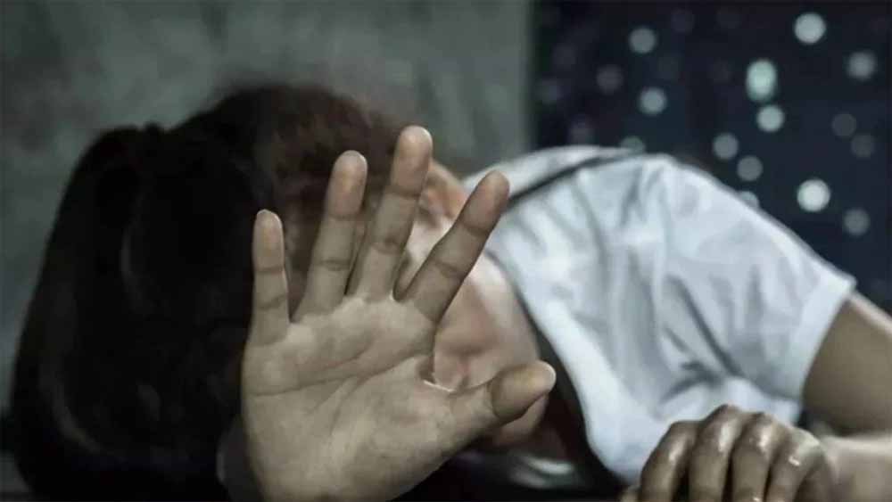 कोचिंग सेंटर में मौसेरी बहनों से दुष्कर्म, एक्स्ट्रा क्लास में बुलाकर संचालक करता था अश्लील हरकतें, पुलिस ने मामला दर्ज किया 1 dushkarm कोचिंग सेंटर में मौसेरी बहनों से दुष्कर्म, एक्स्ट्रा क्लास में बुलाकर संचालक करता था अश्लील हरकतें, पुलिस ने मामला दर्ज किया
