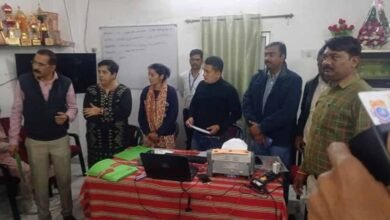 lokayut लोकायुक्त पुलिस ने मुख्य चिकित्सा एवं स्वास्थ्य अधिकारी को 5 हजार रुपये की रिश्वत लेते हुए रंगे हाथ पकड़ा