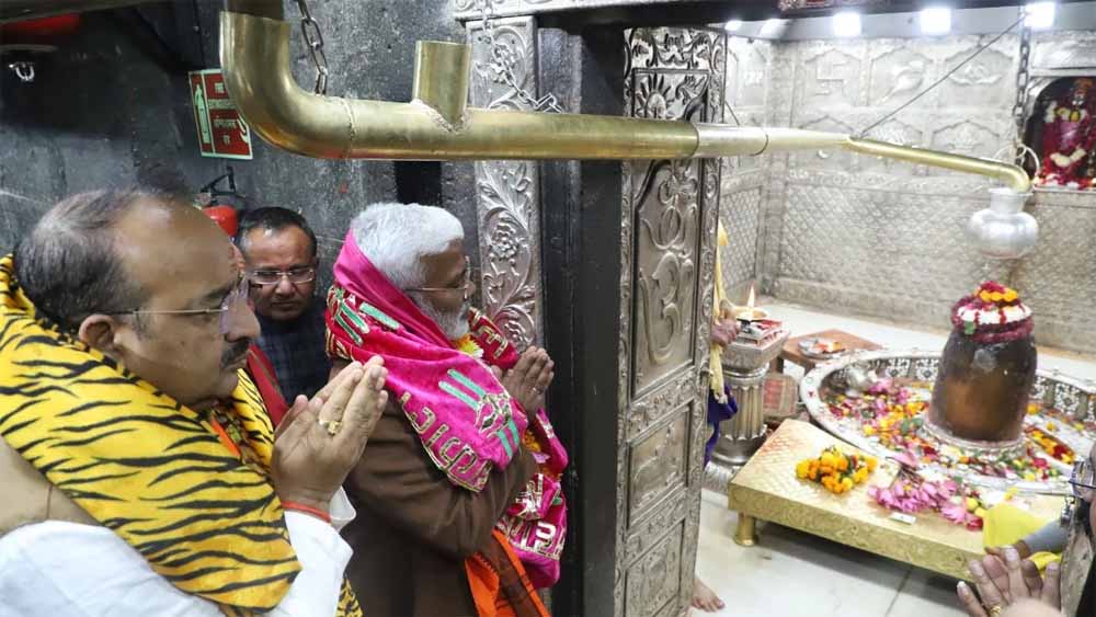 योगी सरकार के मंत्री ने उज्जैन में लिखा- महाकाल महाराज हम आपको महाकुंभ में आमंत्रित करने के लिए उपस्थित हुए 1 mahakal 4 योगी सरकार के मंत्री ने उज्जैन में लिखा- महाकाल महाराज हम आपको महाकुंभ में आमंत्रित करने के लिए उपस्थित हुए