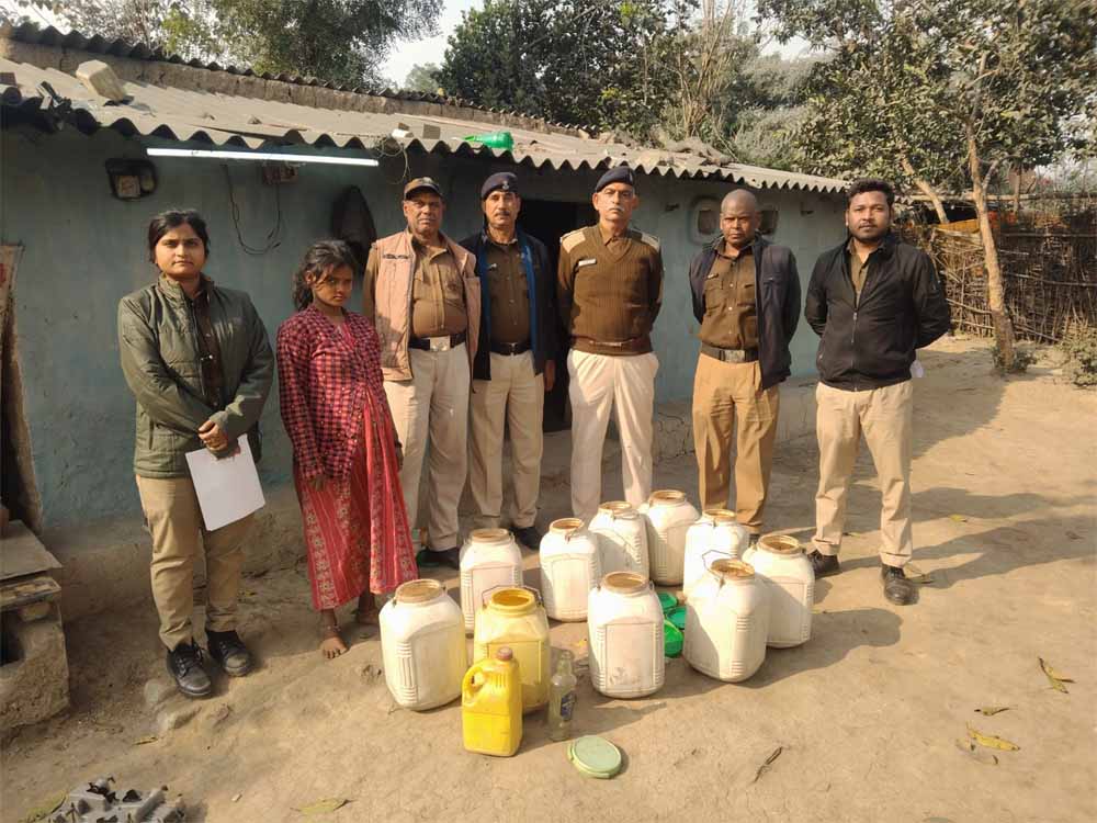 आबकारी विभाग की अवैध शराब बनाने वालो के विरुद्ध बड़ी कार्यवाही, 43 हजार कीमत की महुआ लाहन एवं हथभंठ्ठी शराब जप्त 1 sarab 1 आबकारी विभाग की अवैध शराब बनाने वालो के विरुद्ध बड़ी कार्यवाही, 43 हजार कीमत की महुआ लाहन एवं हथभंठ्ठी शराब जप्त