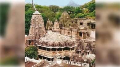 tempal धार्मिक स्थल की पवित्रता बनाए रखने के लिए उदयपुर के एकलिंगजी मंदिर में मोबाइल और छोटे कपड़े पहनकर जाने पर प्रतिबंध