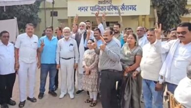 1 1005 खैरागढ़ नपा में गजब का खेल, भाजपा पार्षदों की क्रास वोटिंग से बची कांग्रेस के रज्जाक खान की कुर्सी