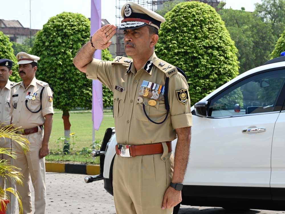 CG News: बीजापुर पहुंचे CRPF के DG वितुल कुमार 1 1 195 CG News: बीजापुर पहुंचे CRPF के DG वितुल कुमार