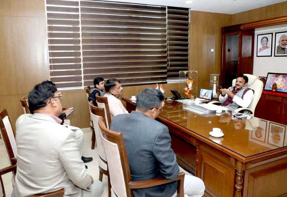 1 202 सामुदायिक स्वास्थ्य केंद्रों को एफआरयू बनाने के लिये आवश्यक व्यवस्थाएं करें: उप मुख्यमंत्री शुक्ल