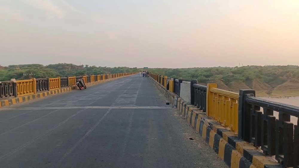 MP News: मध्य प्रदेश और उत्तर प्रदेश के बीच चंबल नदी पर बनेगा हैंगिंग ब्रिज 1 1 210 MP News: मध्य प्रदेश और उत्तर प्रदेश के बीच चंबल नदी पर बनेगा हैंगिंग ब्रिज