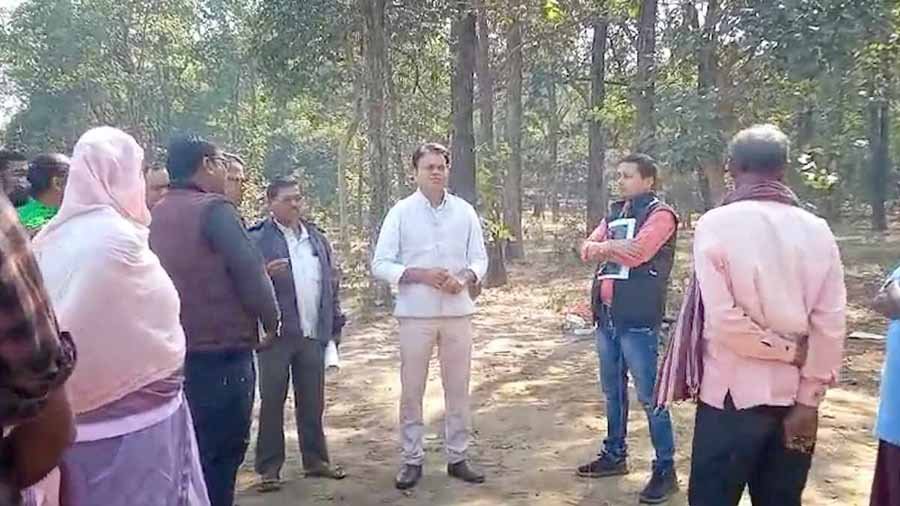 1 312 बालोद कलेक्टर ने जनता और कार्यालयों के कामकाज में कसावट के लिए अधीनस्थ अधिकारियों को दिए दिशा-निर्देश