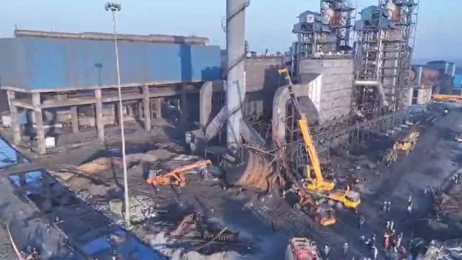 40 घंटे तक कुसुम प्लांट में चला रेस्क्यू ऑपरेशन, निकले 3 मजदूरों के शव 1 1 423 40 घंटे तक कुसुम प्लांट में चला रेस्क्यू ऑपरेशन, निकले 3 मजदूरों के शव