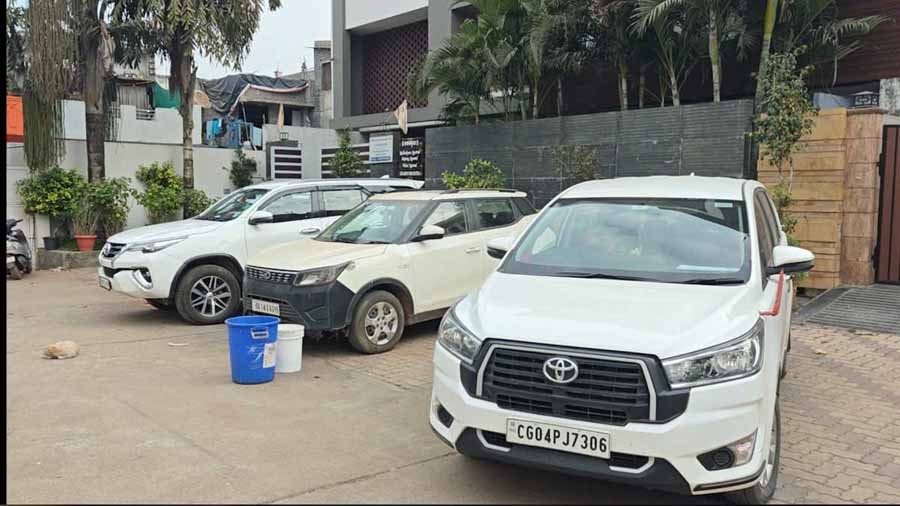 राजधानी में इनकम टैक्स ने बड़ी कार्रवाई, निर्माण कंपनी और रेलवे ठेकेदार के ठिकानों पर दबिश 1 1 620 राजधानी में इनकम टैक्स ने बड़ी कार्रवाई, निर्माण कंपनी और रेलवे ठेकेदार के ठिकानों पर दबिश