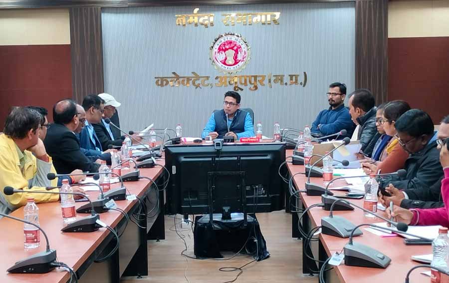 लंबित खनिज राजस्व समय पर जमा कराएं : कलेक्टर 1 1 72 लंबित खनिज राजस्व समय पर जमा कराएं : कलेक्टर