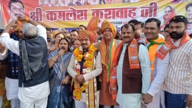 1 957 प्रथम नगर आगमन पर नवनिर्वाचित जिलाध्यक्ष का ज़ोरदार स्वागत