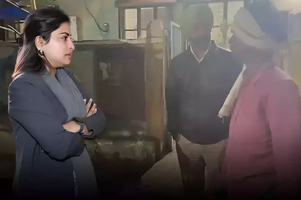 नर्मदापुरम कलेक्टर और एसपी का रेन बसेरा औचक निरीक्षण, व्यवस्थाओं का लिया जायजा 1 13A 51 नर्मदापुरम कलेक्टर और एसपी का रेन बसेरा औचक निरीक्षण, व्यवस्थाओं का लिया जायजा