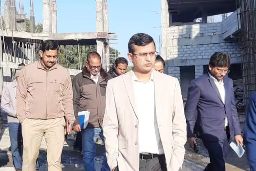 महाकुंभ में व्यवस्थाओं का जायजा लेने उज्जैन के कलेक्टर नीरज कुमार सिंह और एसपी प्रदीप कुमार शर्मा प्रयागराज जाएंगे 1 17A 106 महाकुंभ में व्यवस्थाओं का जायजा लेने उज्जैन के कलेक्टर नीरज कुमार सिंह और एसपी प्रदीप कुमार शर्मा प्रयागराज जाएंगे