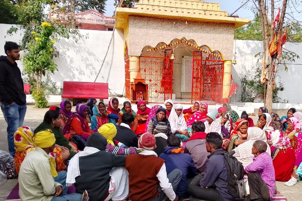 18A 17 रसोईयों के आर्थिक शोषण के विरुद्ध मुहिम के चलते बीजाडांडी में हुई सभा