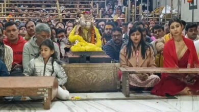 18A 68 Actressमौनी रॉय ने सपरिवार महाकाल के किए दर्शन, भस्म आरती में हुई शामिल