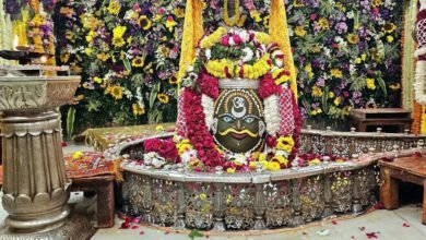1A 54 महाकाल में न्यू ईयर 2025 पर हुई विशेष भस्म आरती, हजारों श्रद्धालु शामिल हुए