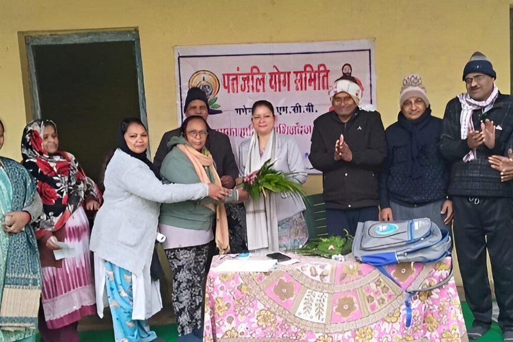 1A 89 निशुल्क शारीरिक हेल्थ इवोल्यूशन-” के लिए किरण वर्मा सम्मानित, पतंजलि योग परिवार ने किया सम्मानित