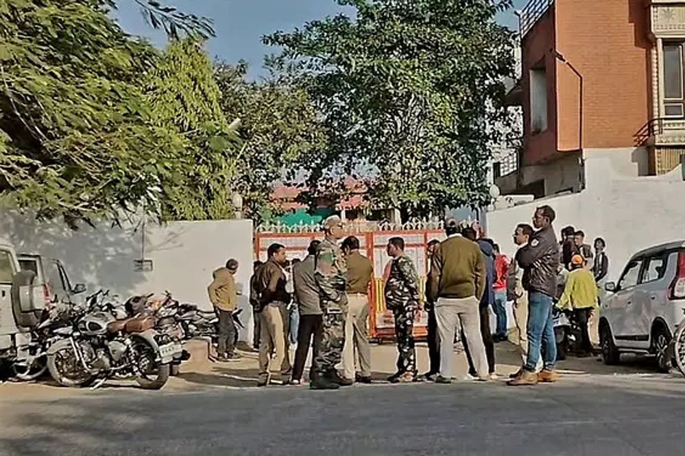Former MLA राठौर के बंगले पहुंची वन विभाग की संयुक्त टीम, वन्य प्राणियों के 34 अवैध अवशेष जब्त 1 21A 42 Former MLA राठौर के बंगले पहुंची वन विभाग की संयुक्त टीम, वन्य प्राणियों के 34 अवैध अवशेष जब्त