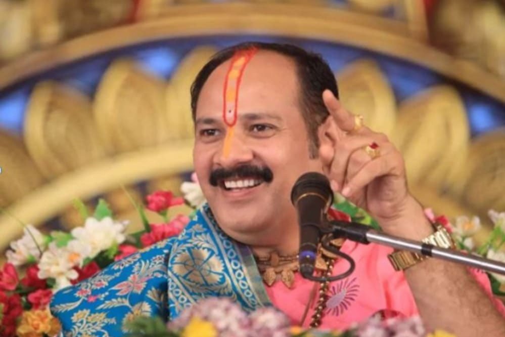 21A 65 हिंदू बेटियों को जागरुक होने की जरूरत, लव जिहाद केवल लड़कियों का इस्तेमाल करने के लिए किया जाता: प्रदीप मिश्रा