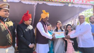 27A43 MP News: प्रभारी मंत्री ने गणतंत्र दिवस समारोह में एमपीपीएससी परीक्षा से चयनित प्रतिभागियों को किया सम्मानित