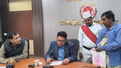 28A 99 कलेक्टर ने सुनी आवेदकों की समस्याएं, जनसुनवाई में 52 आवेदन हुए प्राप्त